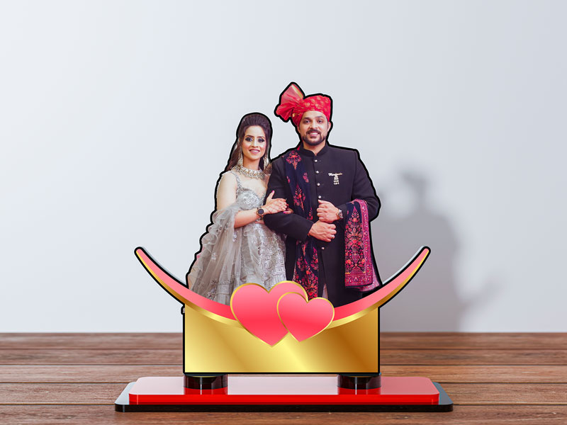 Couple with Hearts Miniature Photo Stand Design