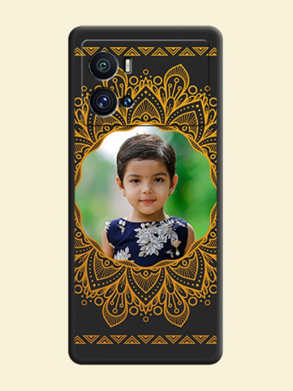 Round Image with Floral Design on Photo on Space Black Soft Matte Mobile Cover - iQOO 9 Pro 5G